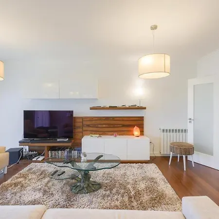 Apartment Glicinias Guest House, Free Garage - Aveiro